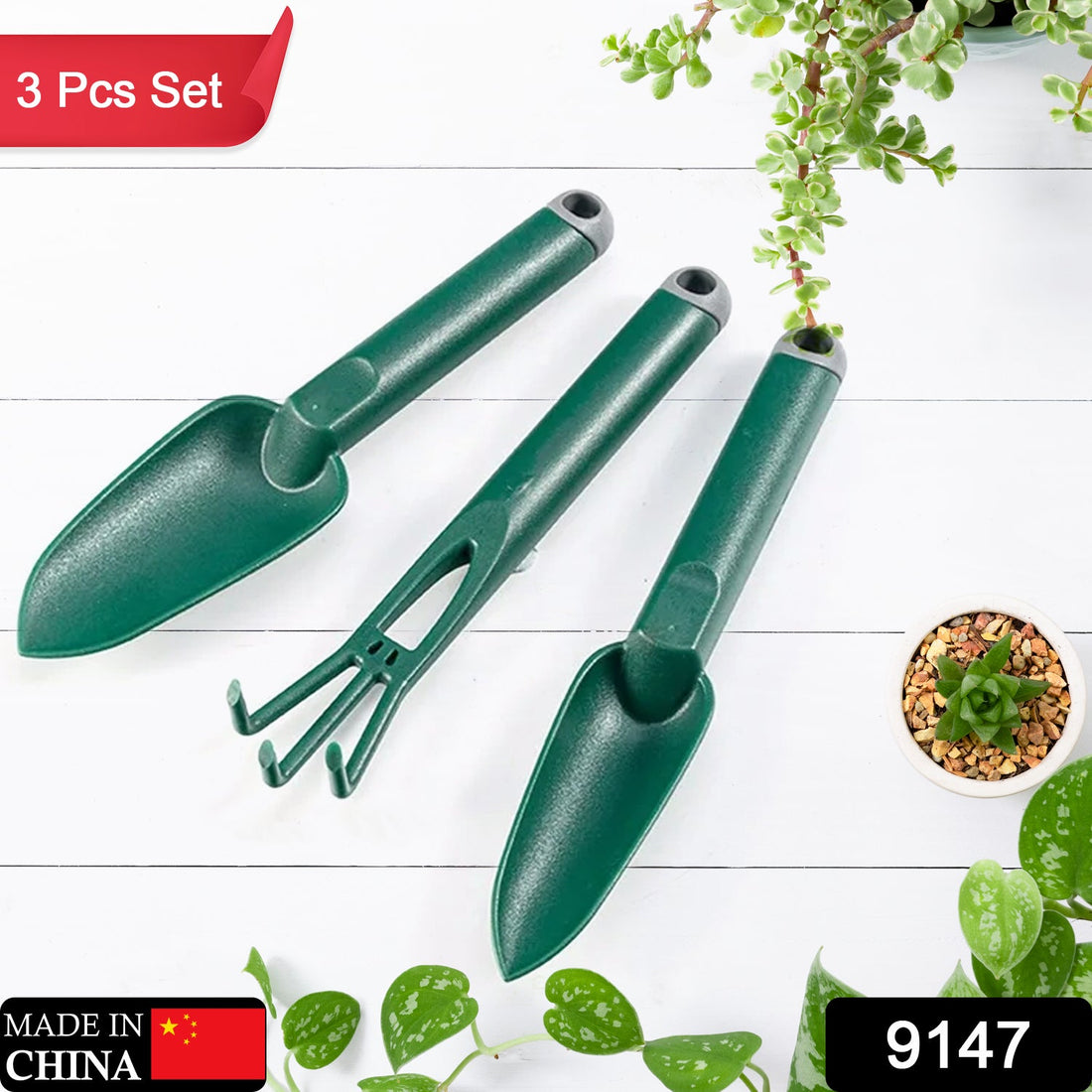 Heavy-duty mini garden trowel, hand tool for digging and planting.