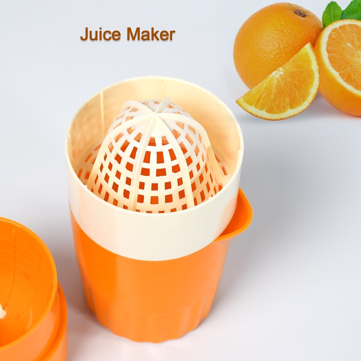 Juicer with ergonomic handle